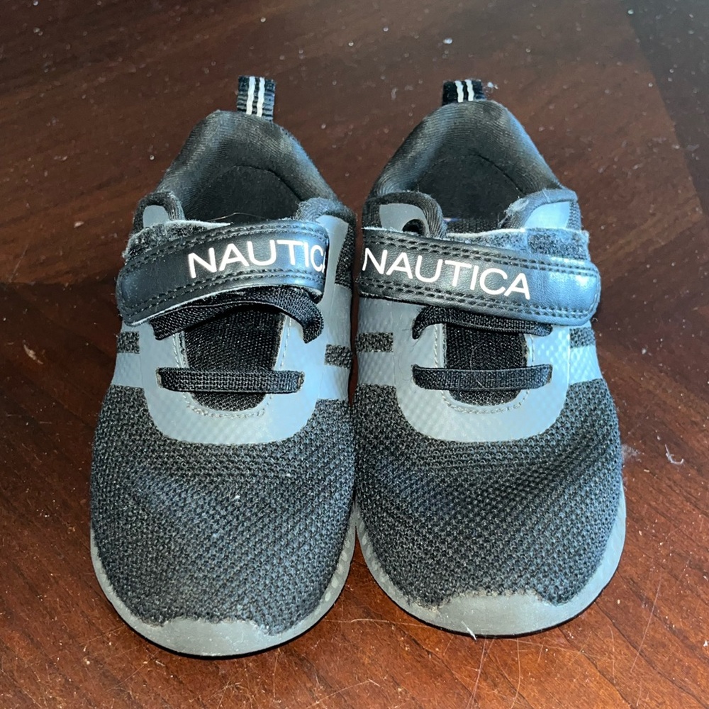 Boys Nautica Sneakers size 9